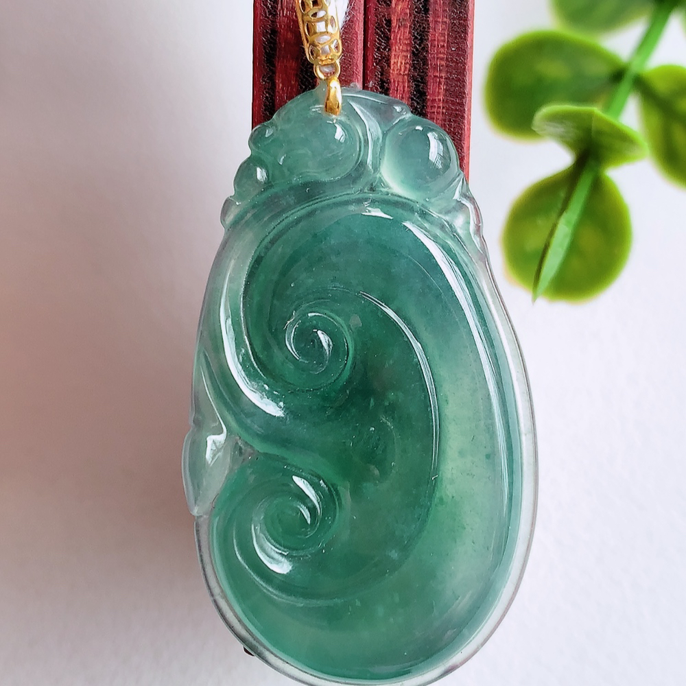 18k金扣冰润蓝冰吉祥如意翡翠吊坠  寓意“万事如意，吉祥如意,福寿绵长 心想事成”饱满大气，通透水