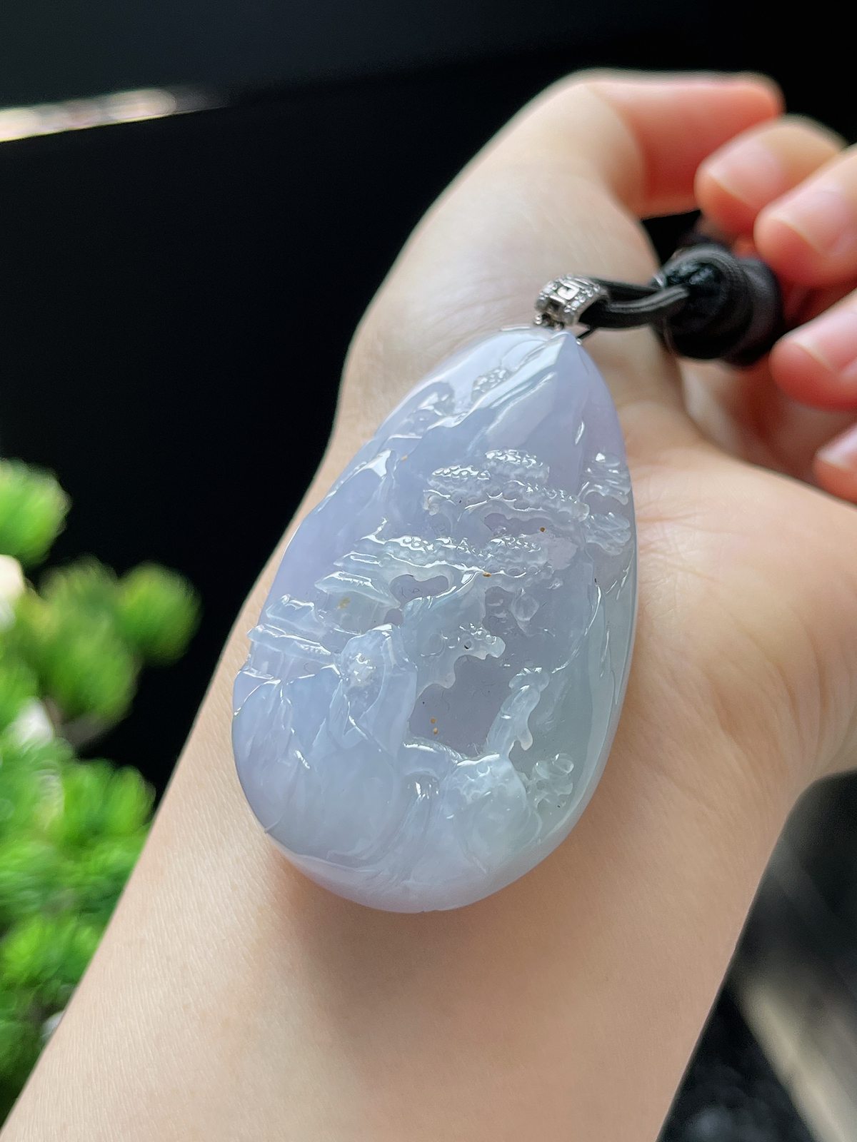 翡翠糯化种淡紫色吊坠