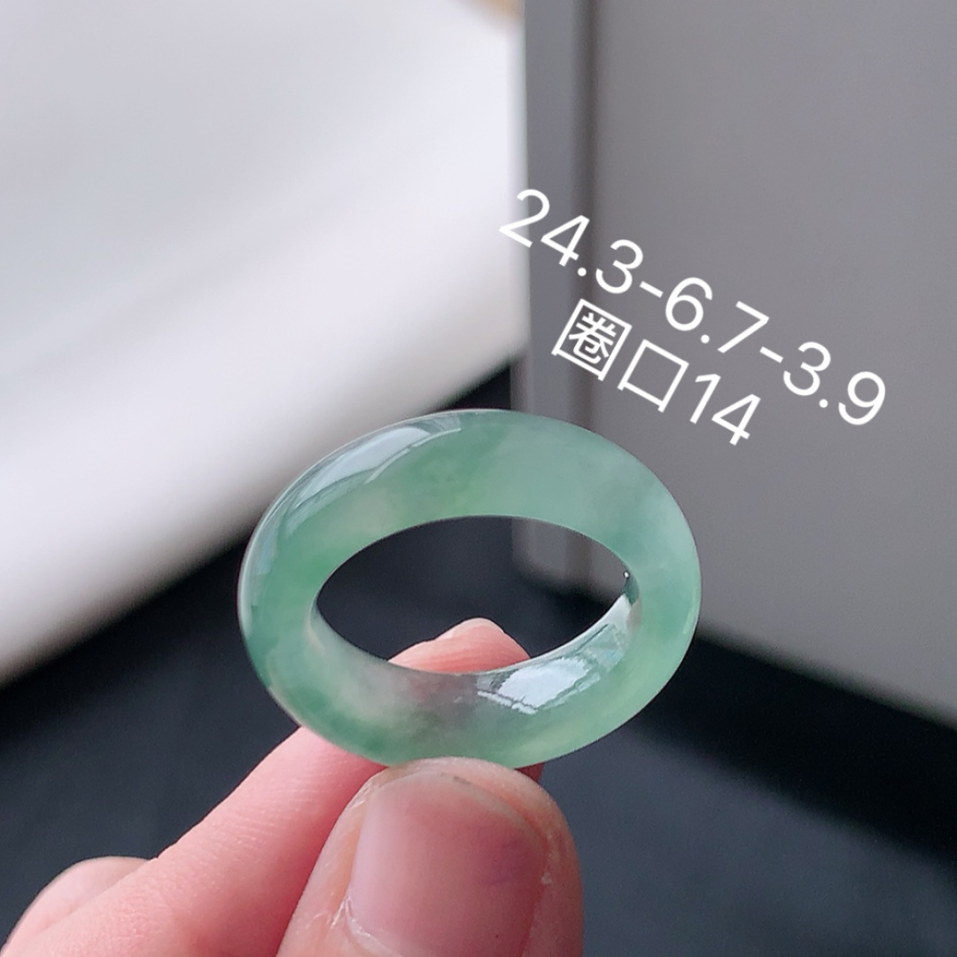 冰飘花戒圈，种老水润，底子细腻，佩戴优雅精致，货号10428，24.3-6.7-3.9