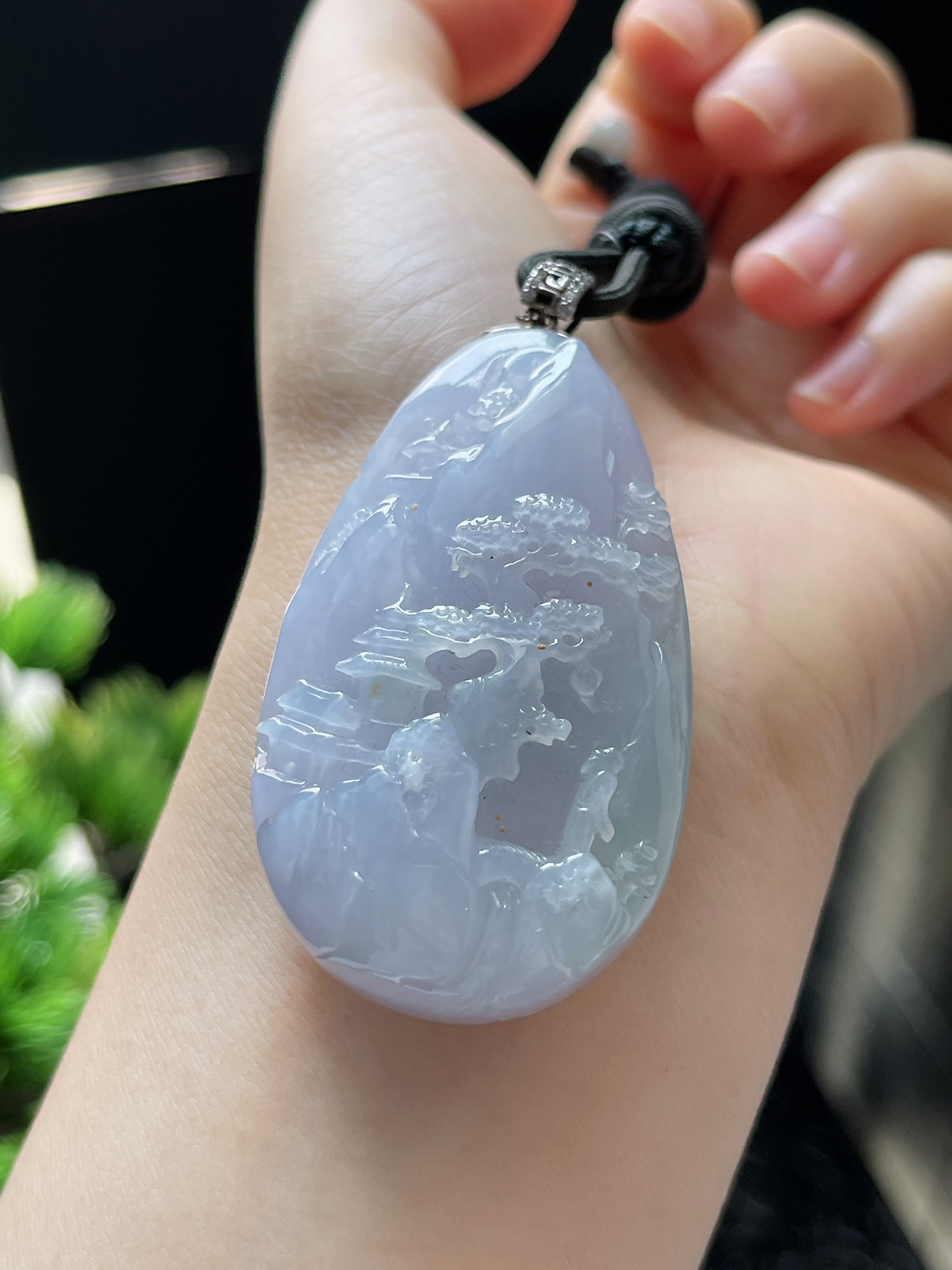 翡翠糯化种淡紫色吊坠