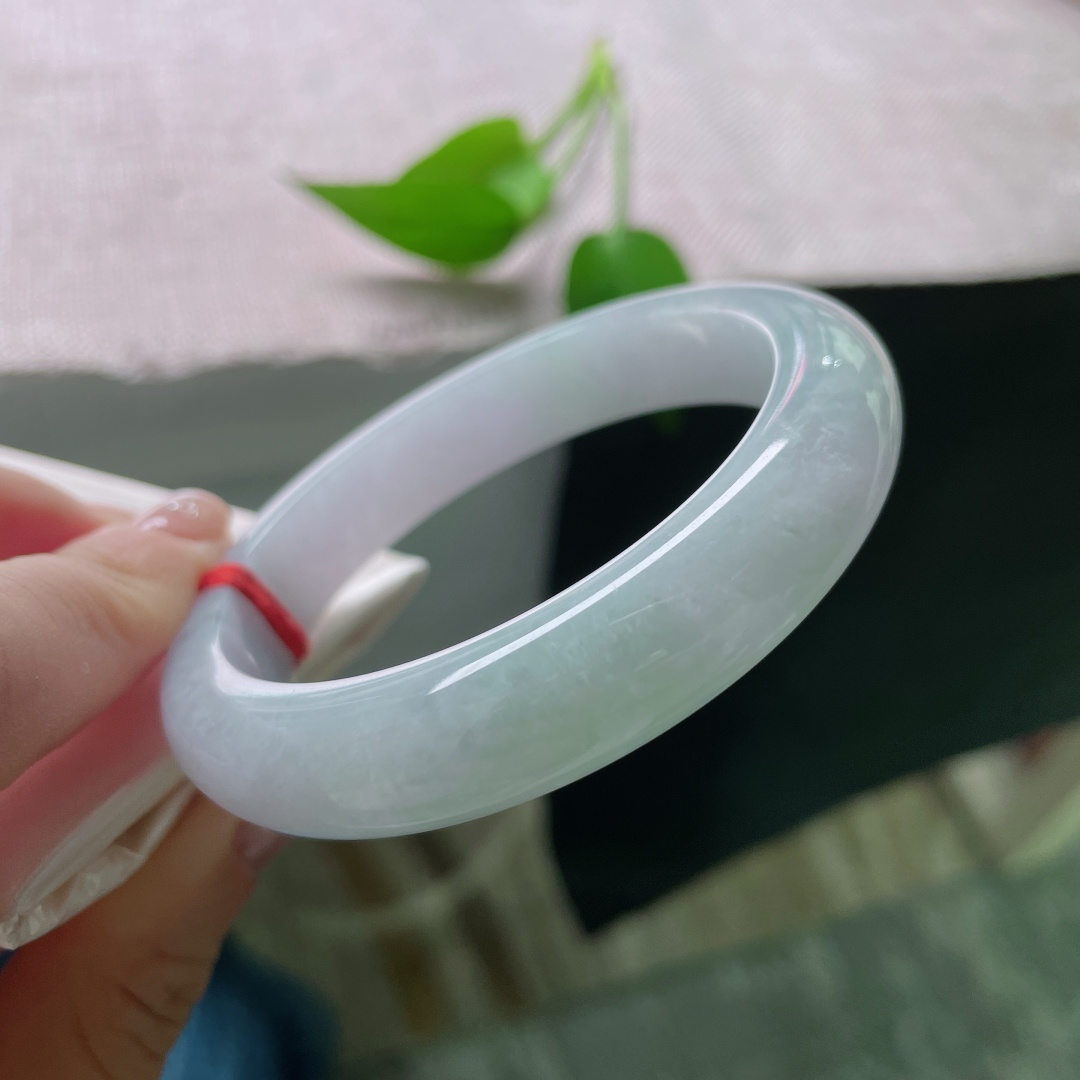 56.8/12.3/8.4，淡紫淡绿正圈，质地温润细腻，素雅不张扬，优雅有韵味，无裂，ss56213a