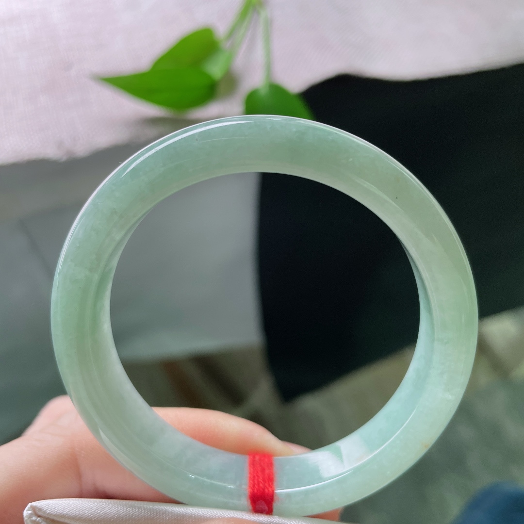52.5/113/7.6绿底正圈，水润细腻，清雅苑苑，甜美，洒金，无裂，ss48750a