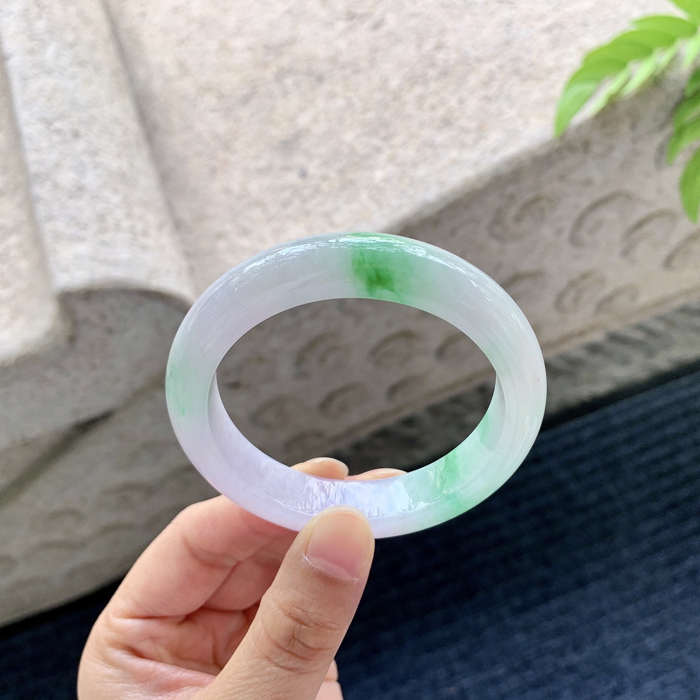 正圈51 52，圈口52.8/12.2/8.2，编码A1082457，描述春彩，水润，种老，细腻，有纹线