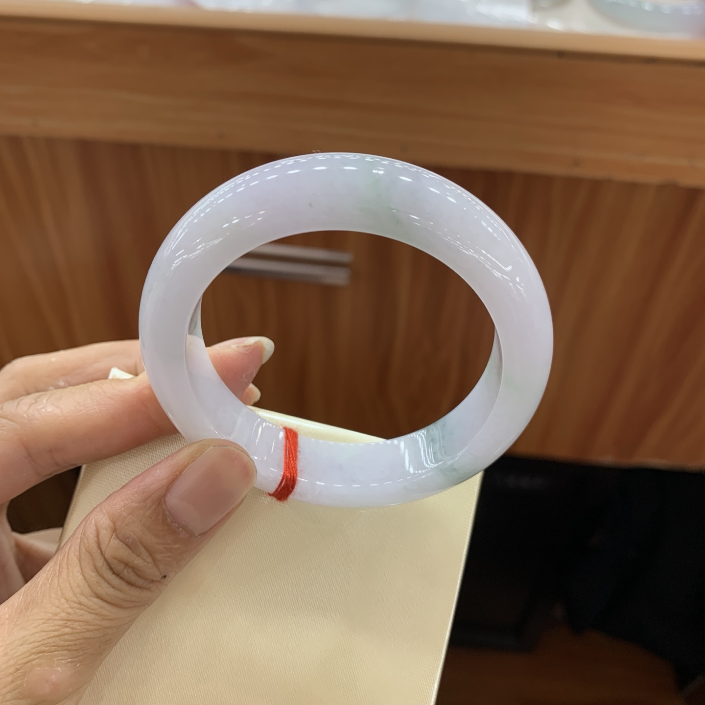 042902FN，飘花正圈翡翠手镯，52-13.5-9