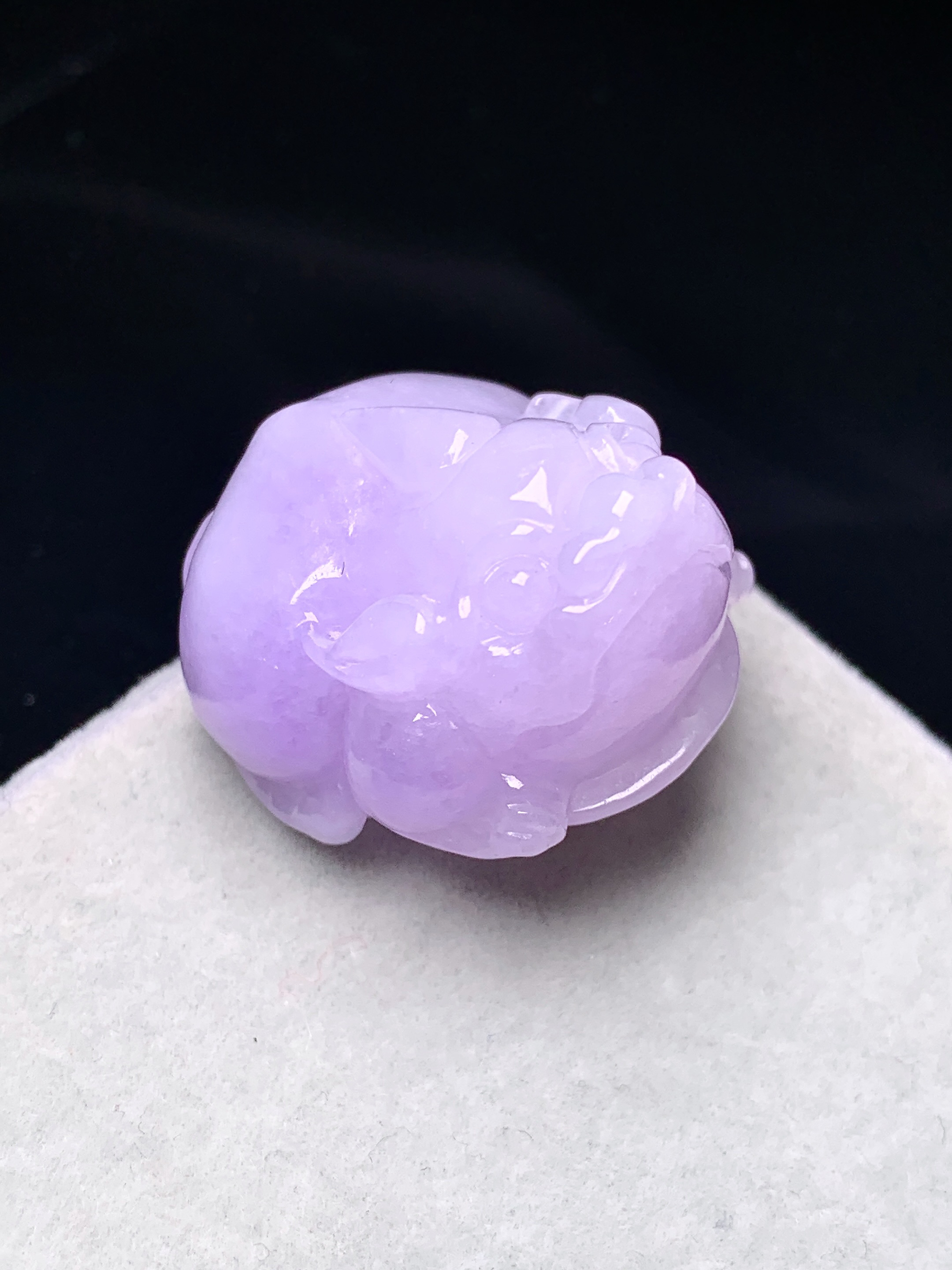 紫罗兰貔貅吊坠 玉质细腻 色泽艳丽清新 水润亮眼 整体尺寸26*23.5*15.5z1