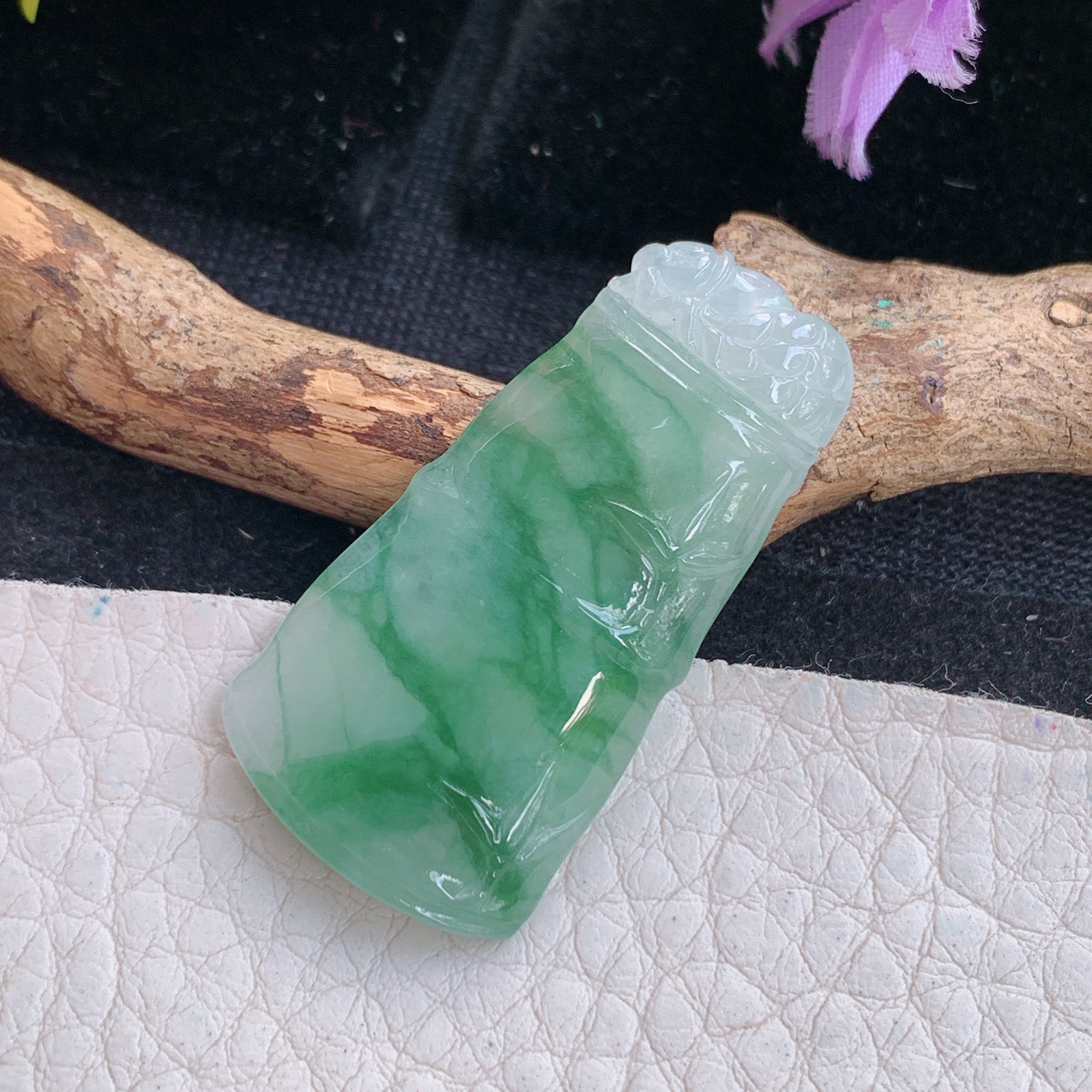 lz实拍37*19*4.5天然缅甸翡翠冰飘花竹节 胸有成竹玉吊坠 玉挂件