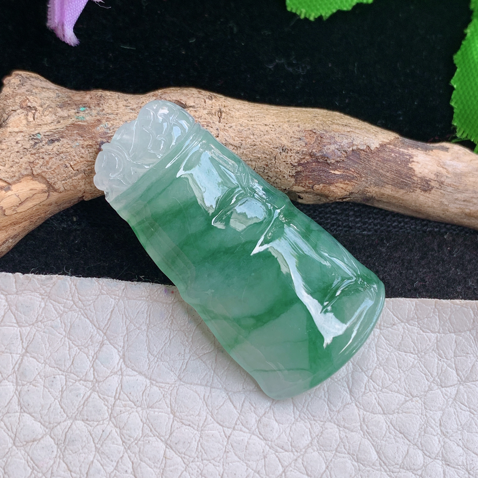 lz实拍37*19*4.5天然缅甸翡翠冰飘花竹节 胸有成竹玉吊坠 玉挂件