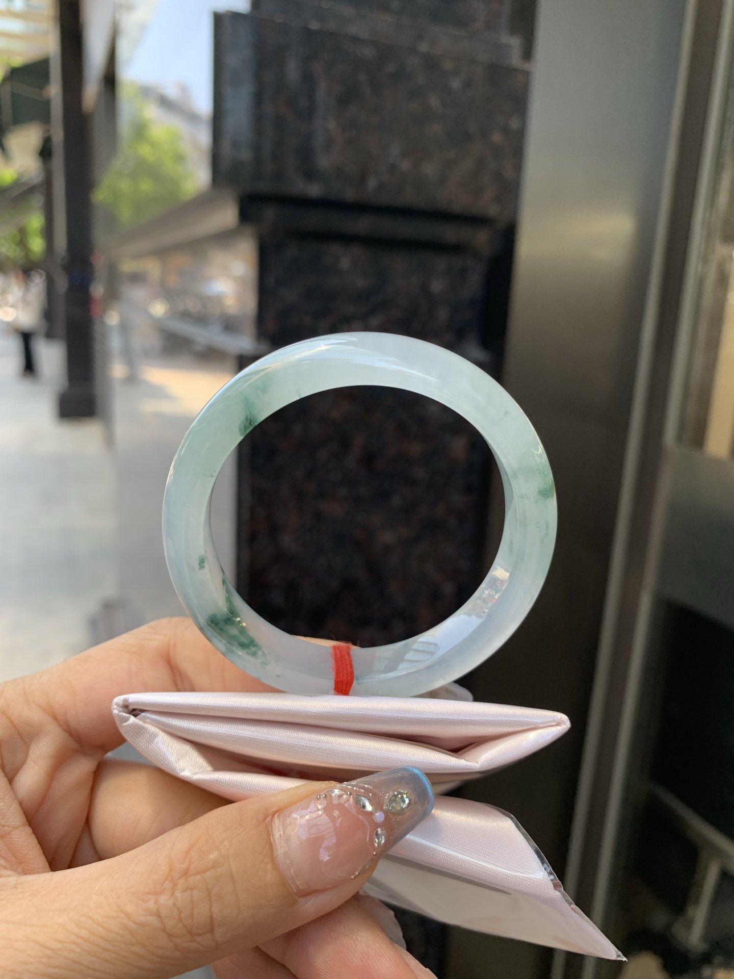 冰飘花正圈，50.2/7/10.2，0430-N592，打灯棉线，底妆冰透起光，蓝花灵动飘逸，勾勒出一幅唯美诗意的山水意境画，古典优雅又秀气