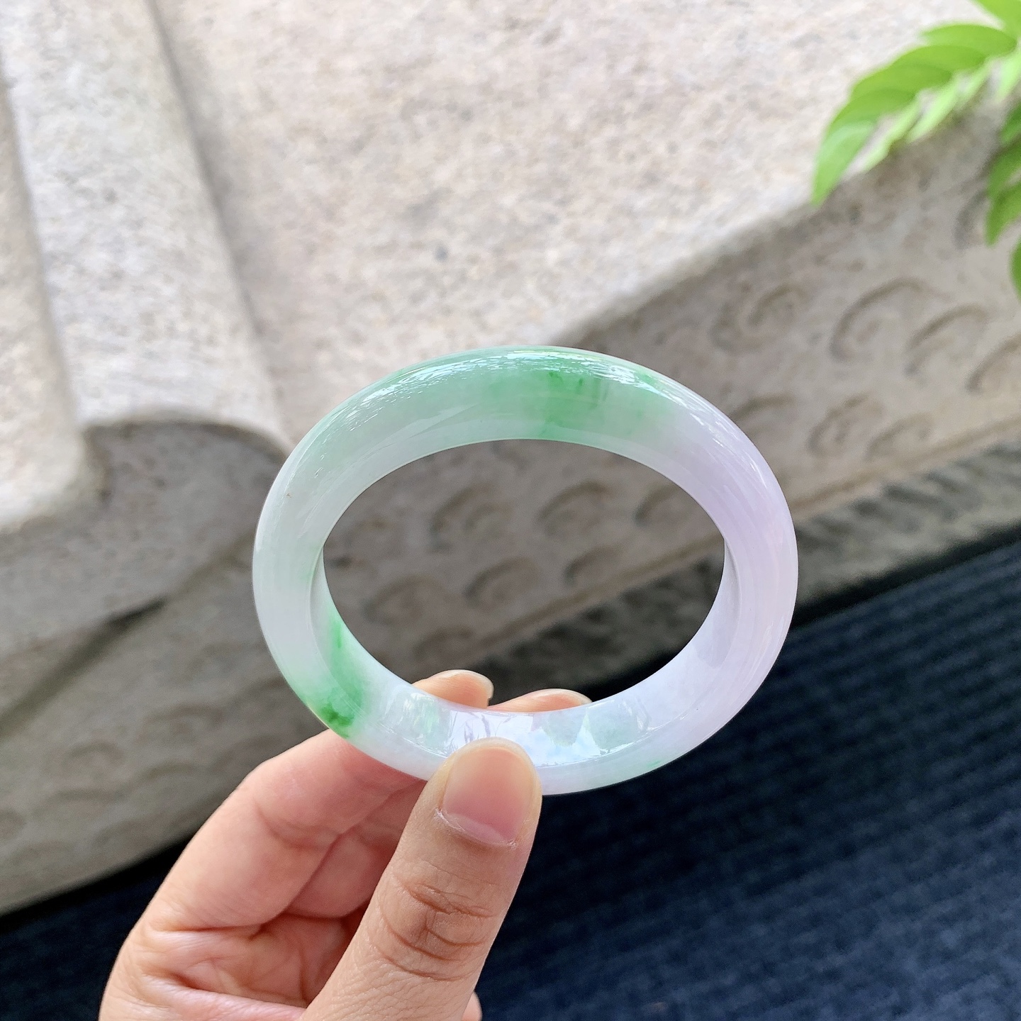 正圈51 52，圈口52.8/12.2/8.2，编码A1082457，描述春彩，水润，种老，细腻，有纹线