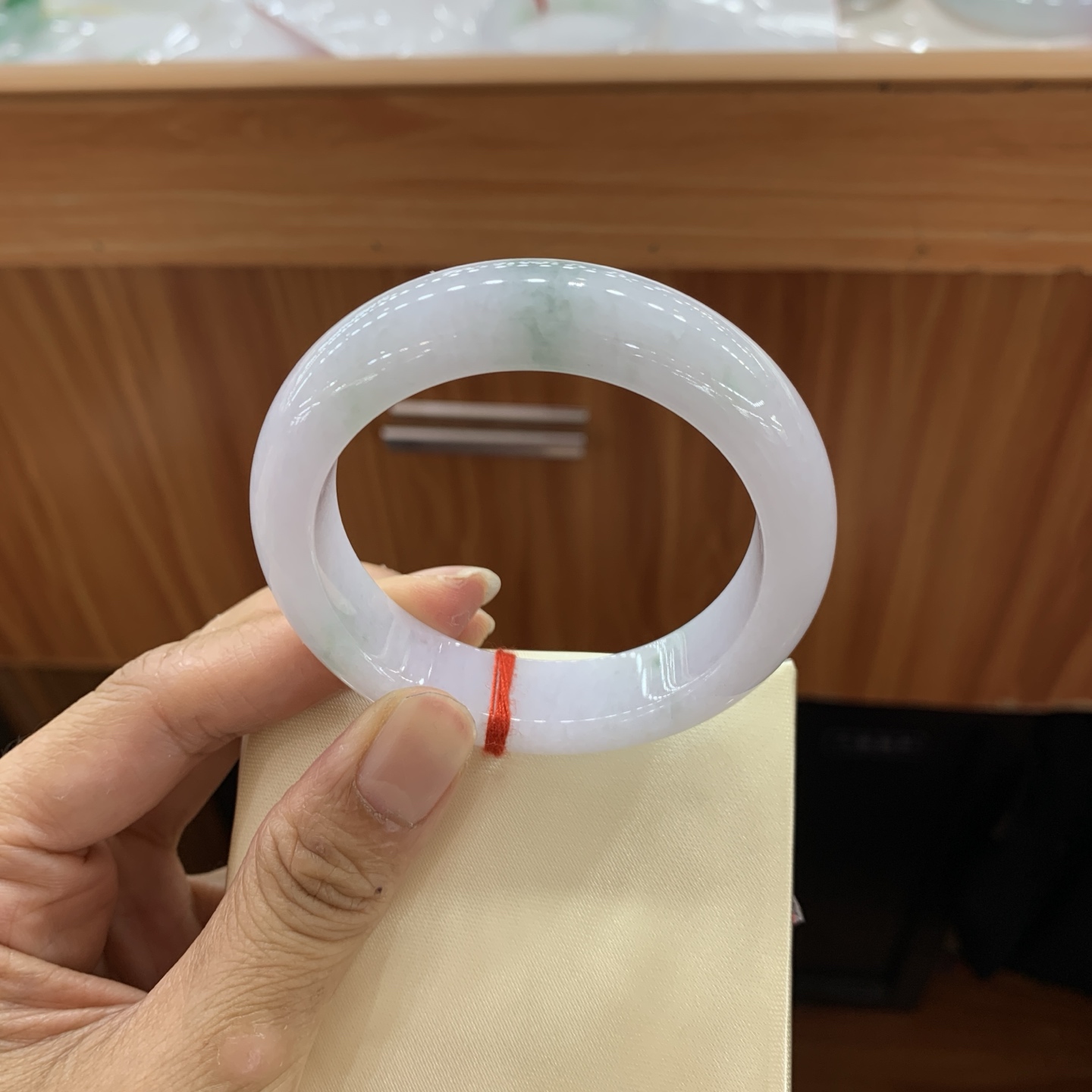 042902FN，飘花正圈翡翠手镯，52-13.5-9