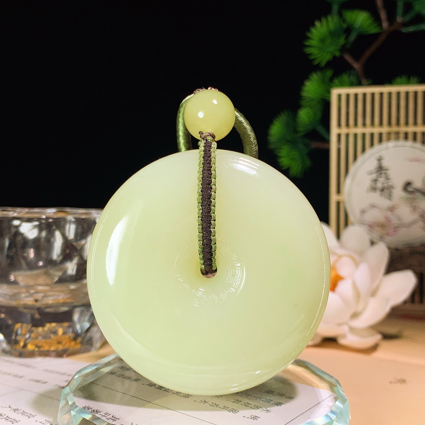 新疆和田玉若羌黄口料平安扣挂件！尺寸54/13重86.5克 玉质细腻油润。手推出油。佩戴高端典雅。lt260430
