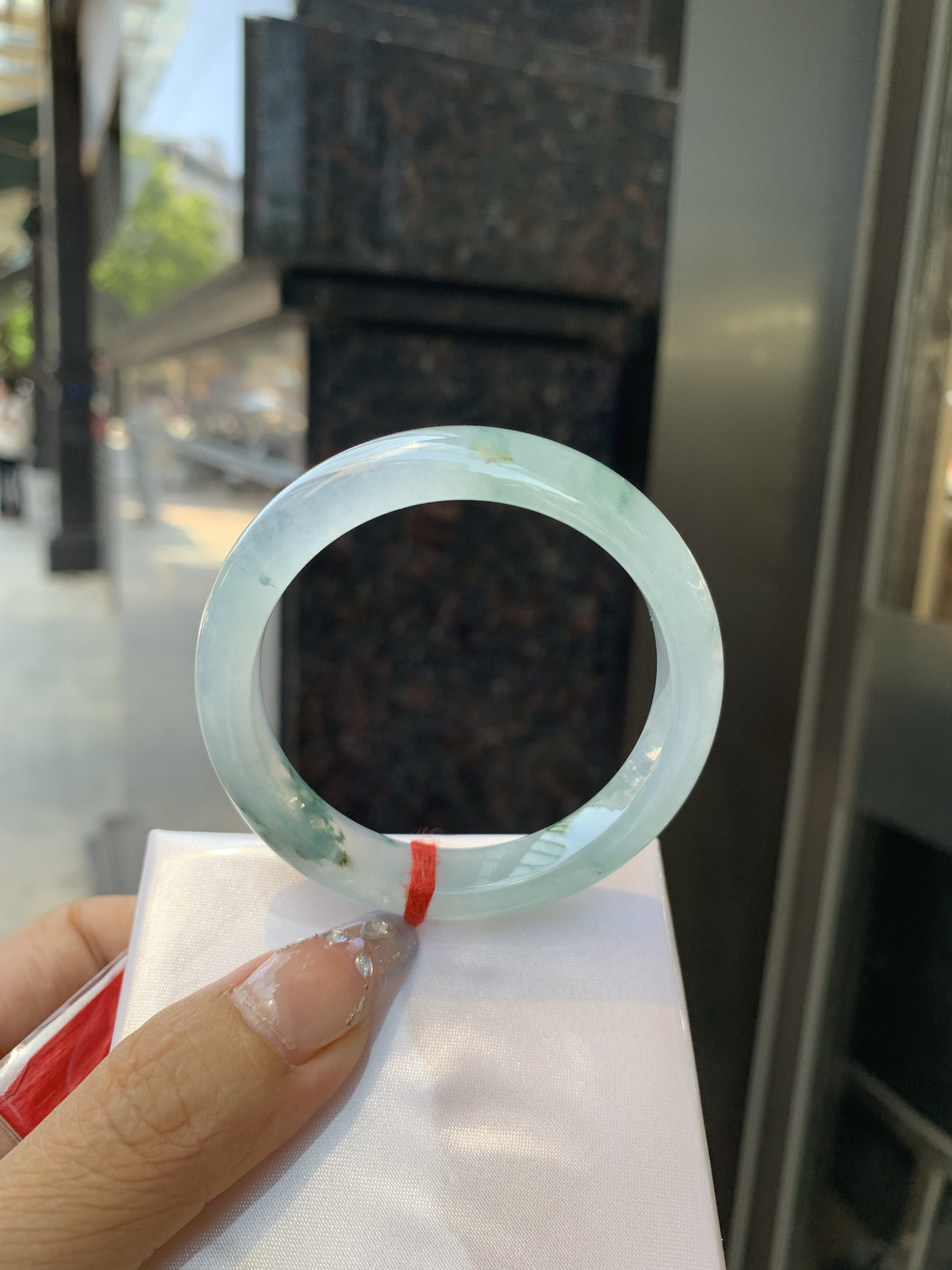 冰飘花正圈，50.2/7/10.2，0430-N592，打灯棉线，底妆冰透起光，蓝花灵动飘逸，勾勒出一幅唯美诗意的山水意境画，古典优雅又秀气