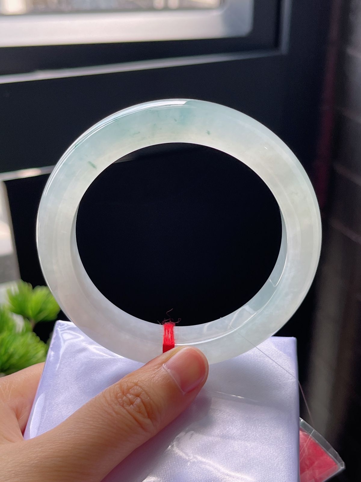 正圈59.1圈口，翡翠冰糯种飘绿手镯