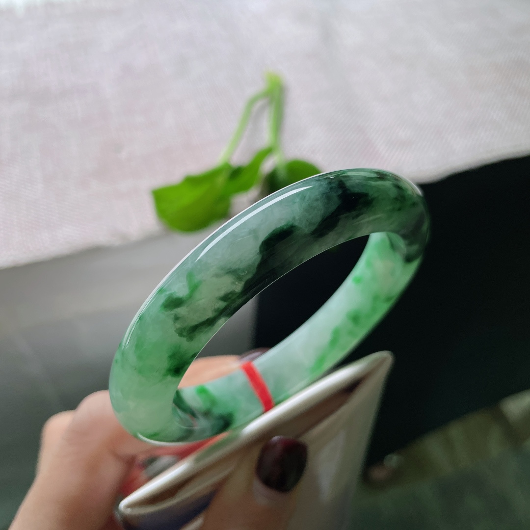 57.8/12/8.6，飘绿正圈，种老，晶莹玉润，绿意飘盈，花影入梦。晶体，ss51393a