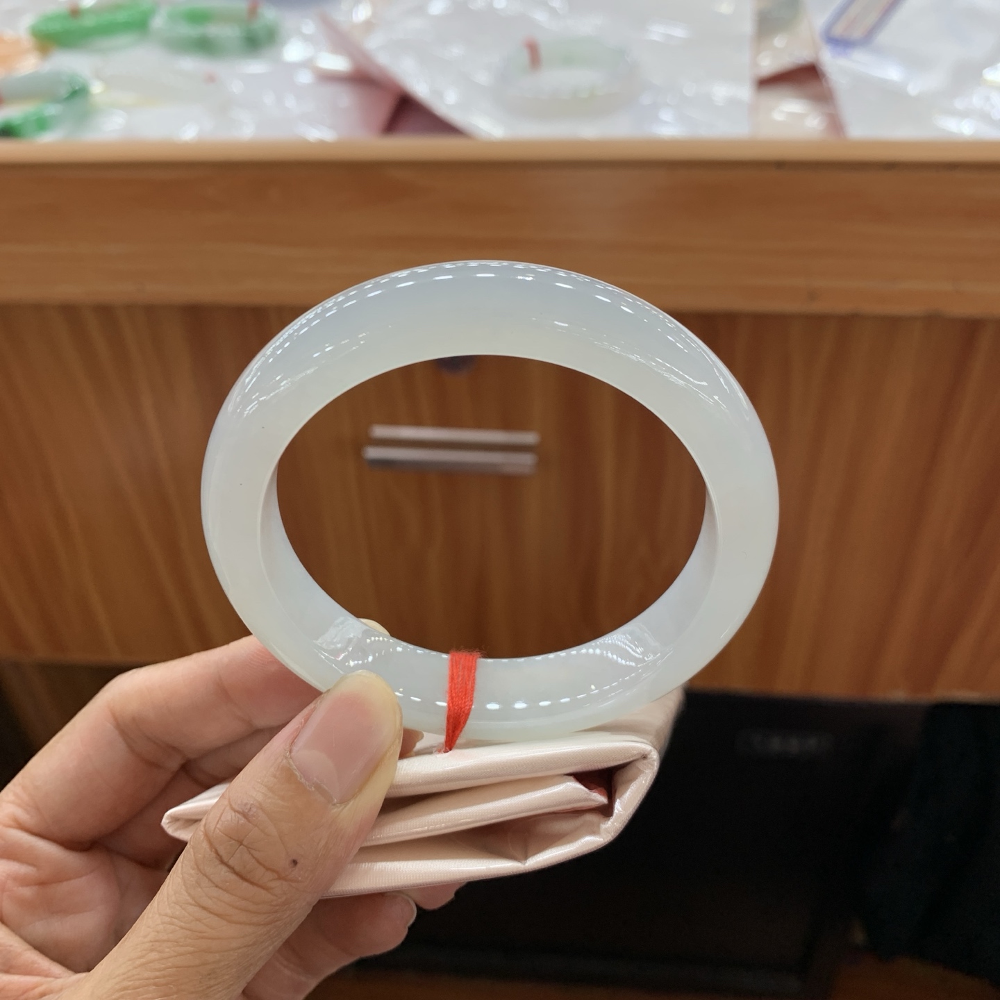 042913CZ，冰底色正圈翡翠手镯，60.2/12.6/8.8