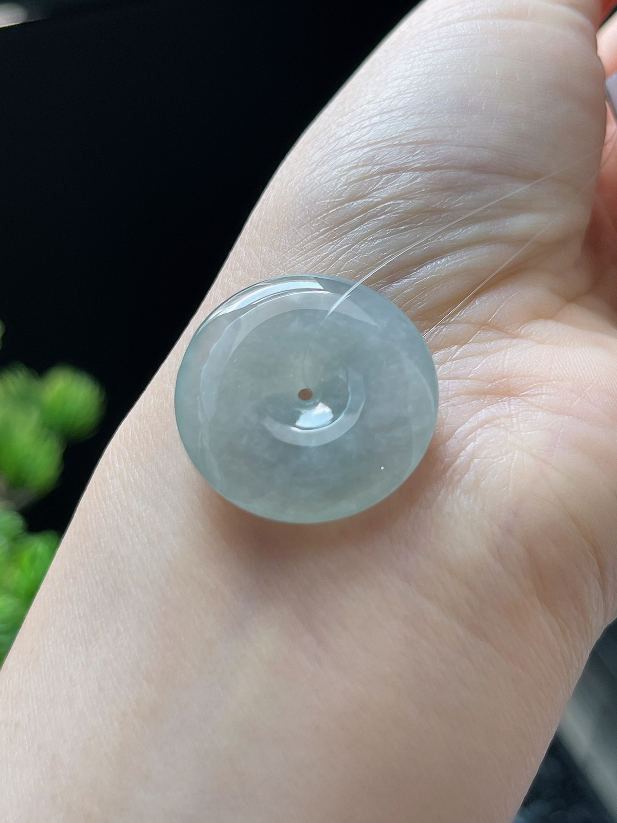 翡翠冰糯种白色平安扣