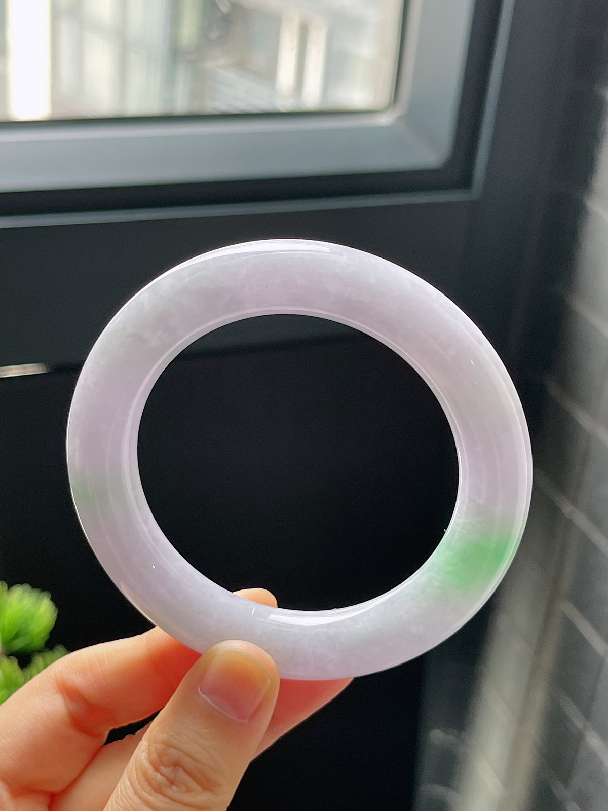 圆镯54.5圈口，翡翠糯化种紫色飘花手镯