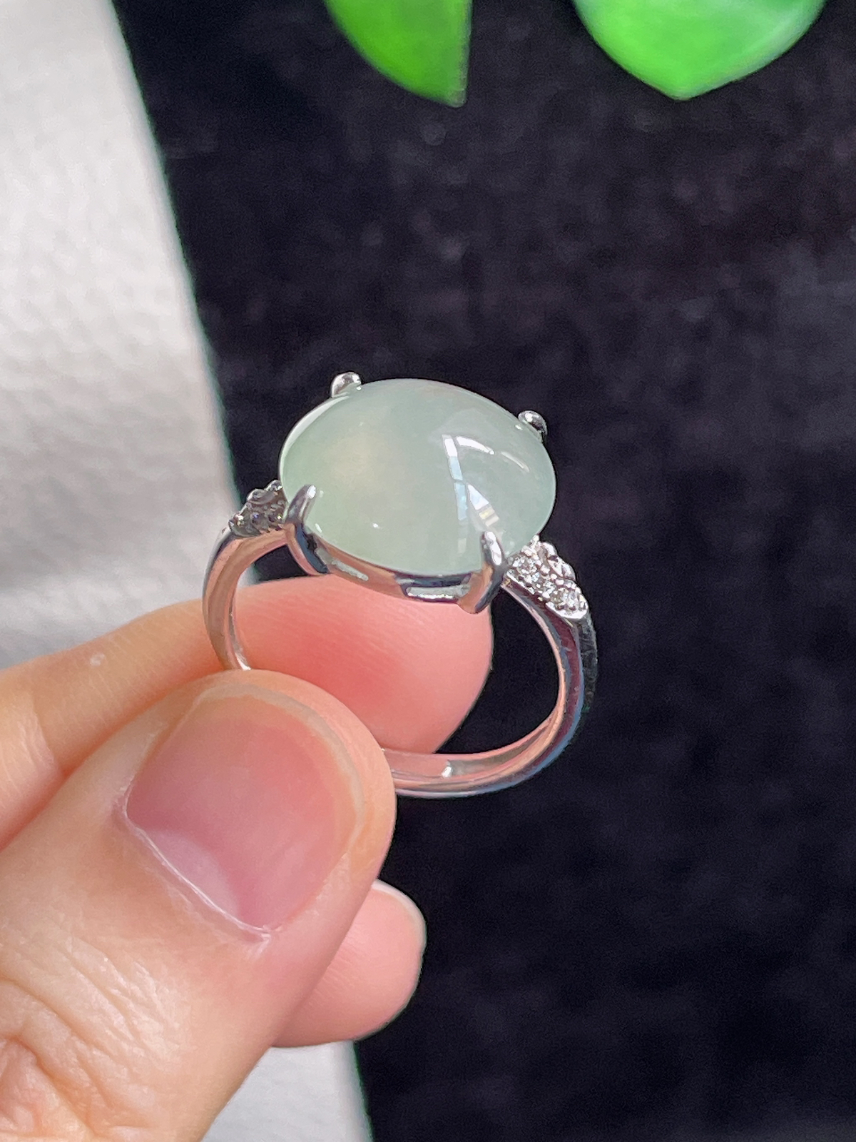 s925银
翡翠冰糯种淡绿色戒指