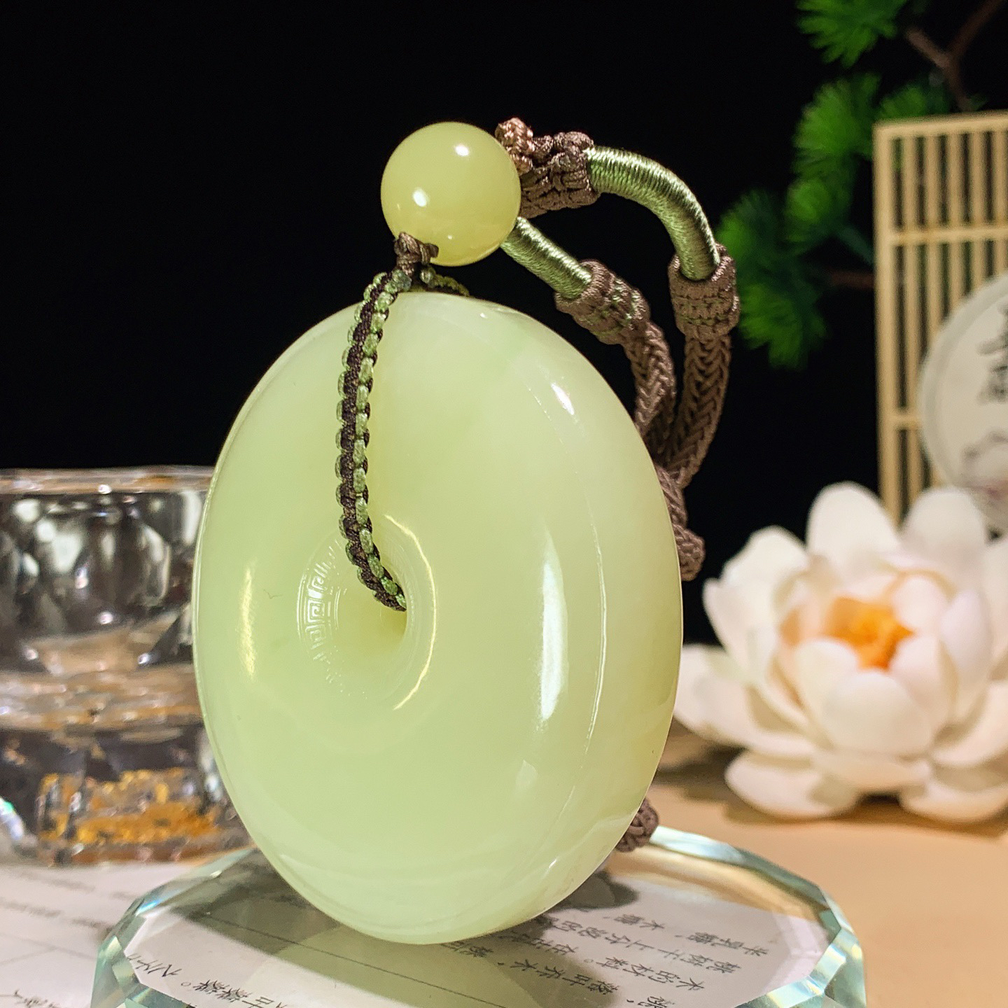 新疆和田玉若羌黄口料平安扣挂件！尺寸54/13重86.5克 玉质细腻油润。手推出油。佩戴高端典雅。l