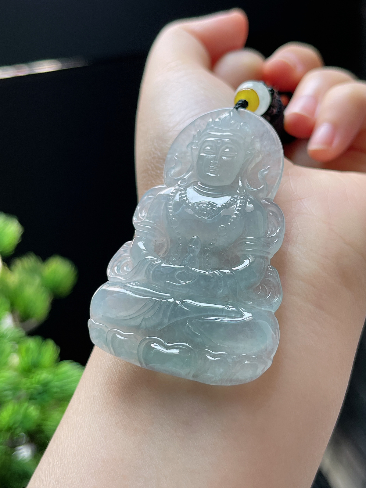 翡翠冰糯种白色吊坠