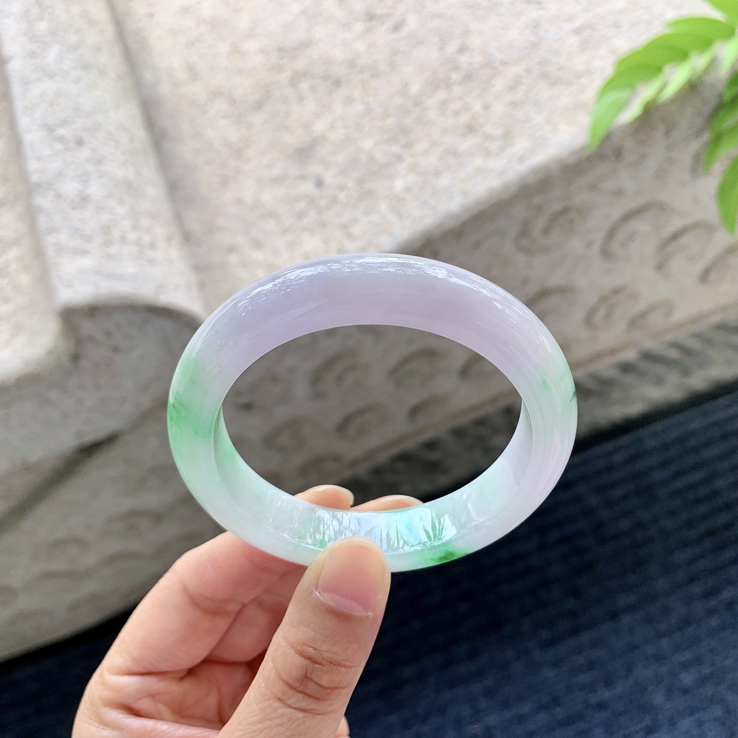正圈51 52，圈口52.8/12.2/8.2，编码A1082457，描述春彩，水润，种老，细腻，有纹线