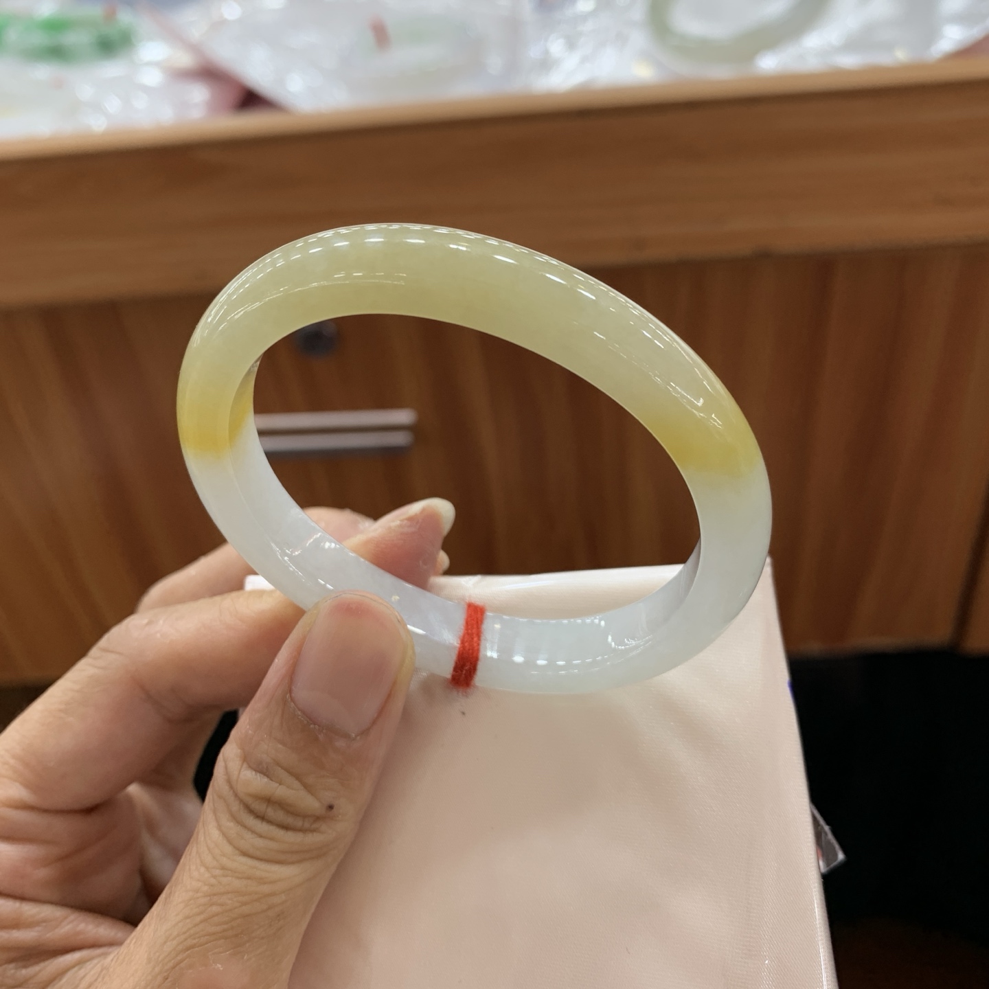 042919FN 黄翡贵妃翡翠手镯 54.5-46-9.7-7.2