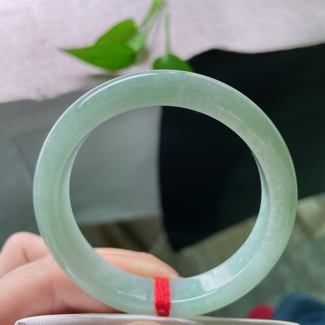 52.5/113/7.6绿底正圈，水润细腻，清雅苑苑，甜美，洒金，无裂，ss48750a