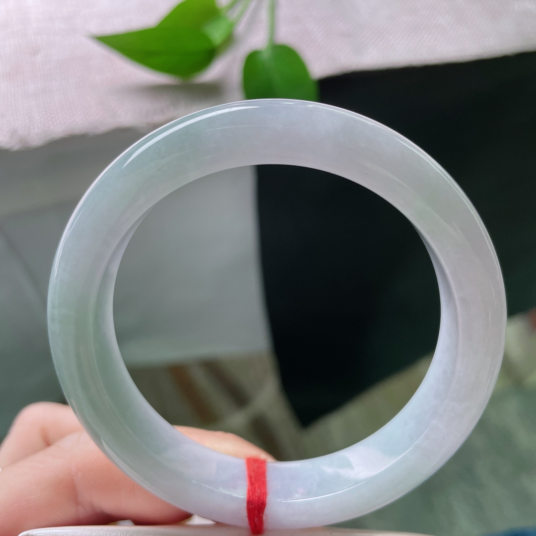 56.8/12.3/8.4，淡紫淡绿正圈，质地温润细腻，素雅不张扬，优雅有韵味，无裂，ss56213a