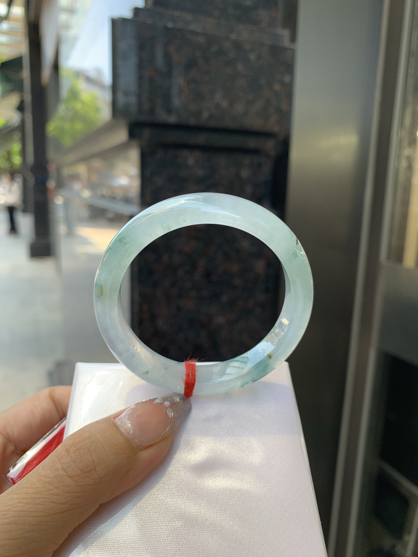 冰飘花正圈，50.2/7/10.2，0430-N592，打灯棉线，底妆冰透起光，蓝花灵动飘逸，勾勒出一幅唯美诗意的山水意境画，古典优雅又秀气