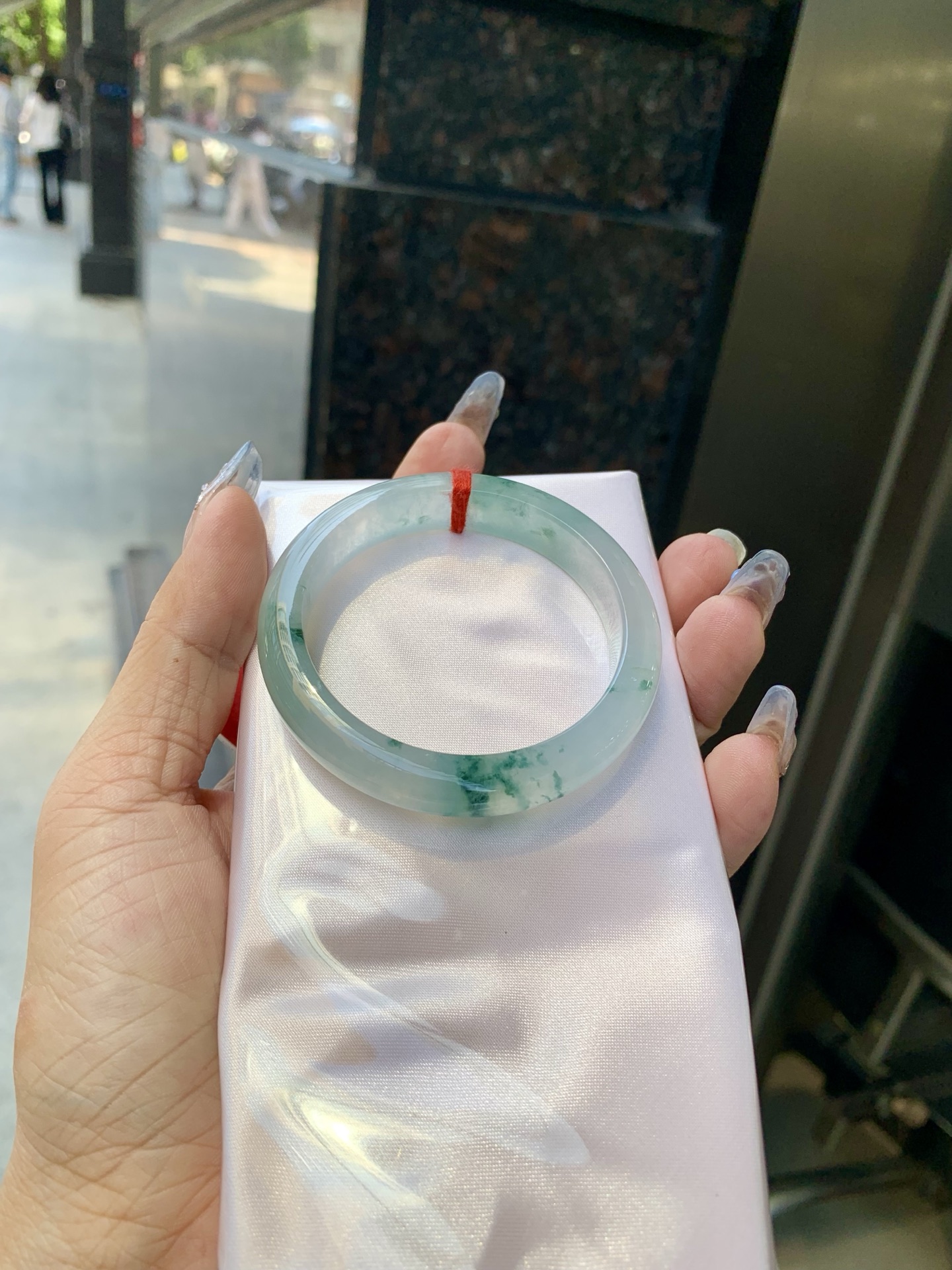 冰飘花正圈，50.2/7/10.2，0430-N592，打灯棉线，底妆冰透起光，蓝花灵动飘逸，勾勒出一幅唯美诗意的山水意境画，古典优雅又秀气