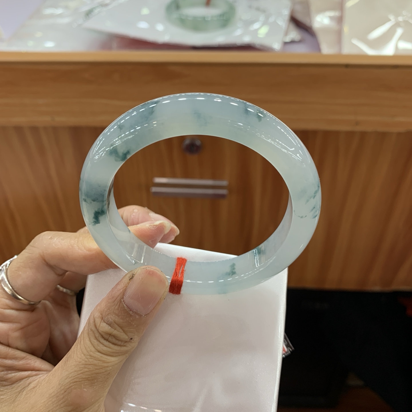 042907JJ，冰飘蓝花正圈翡翠手镯，57.5/12.5/9.5