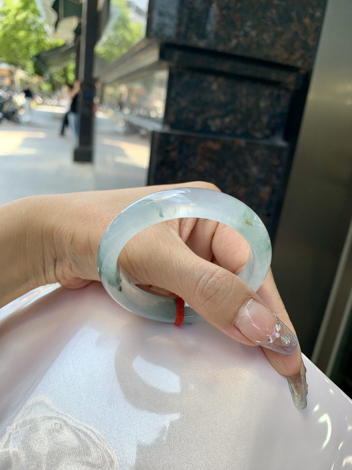 冰飘花正圈，50.2/7/10.2，0430-N592，打灯棉线，底妆冰透起光，蓝花灵动飘逸，勾勒出一幅唯美诗意的山水意境画，古典优雅又秀气