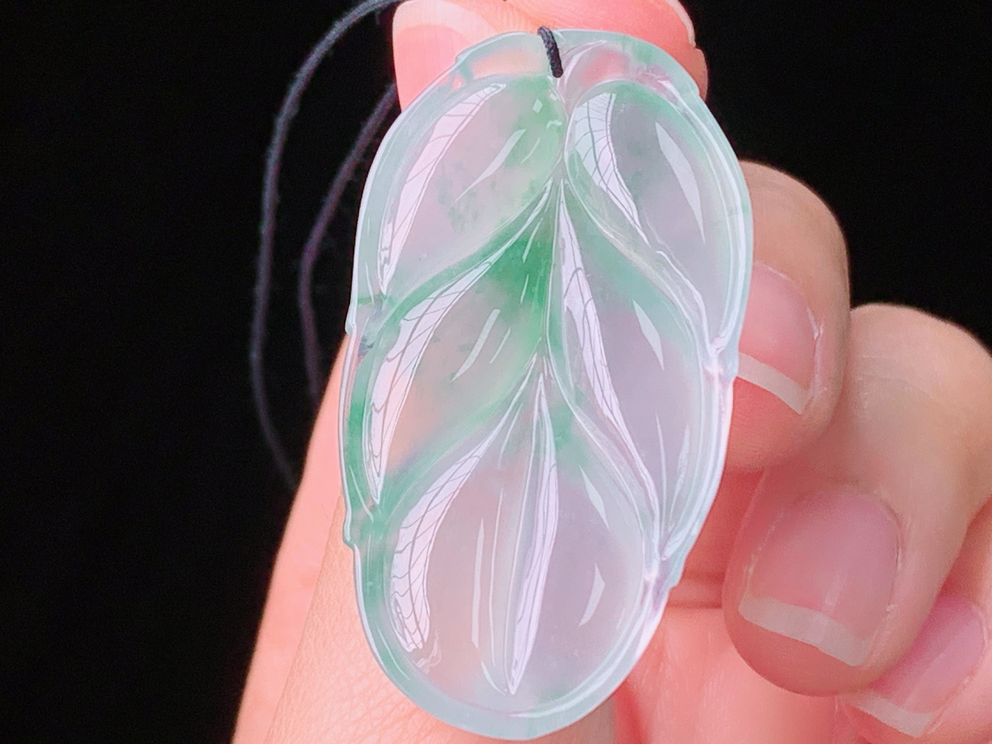 冰飘花叶子，花色灵动，水润清爽，无裂，尺寸42.3/23.0/5.8mm，编号28 Z