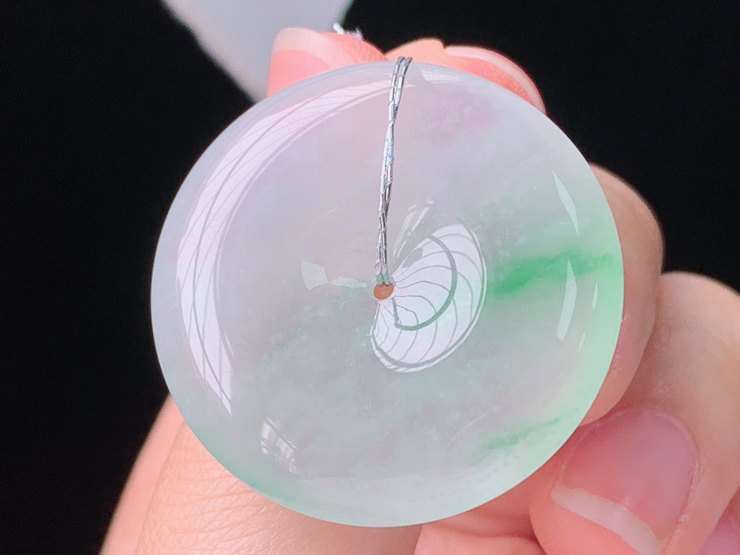 冰飘绿平安扣，翠色灵动，饱满圆润，无裂，尺寸:30.5-6.1mm，27 Z
