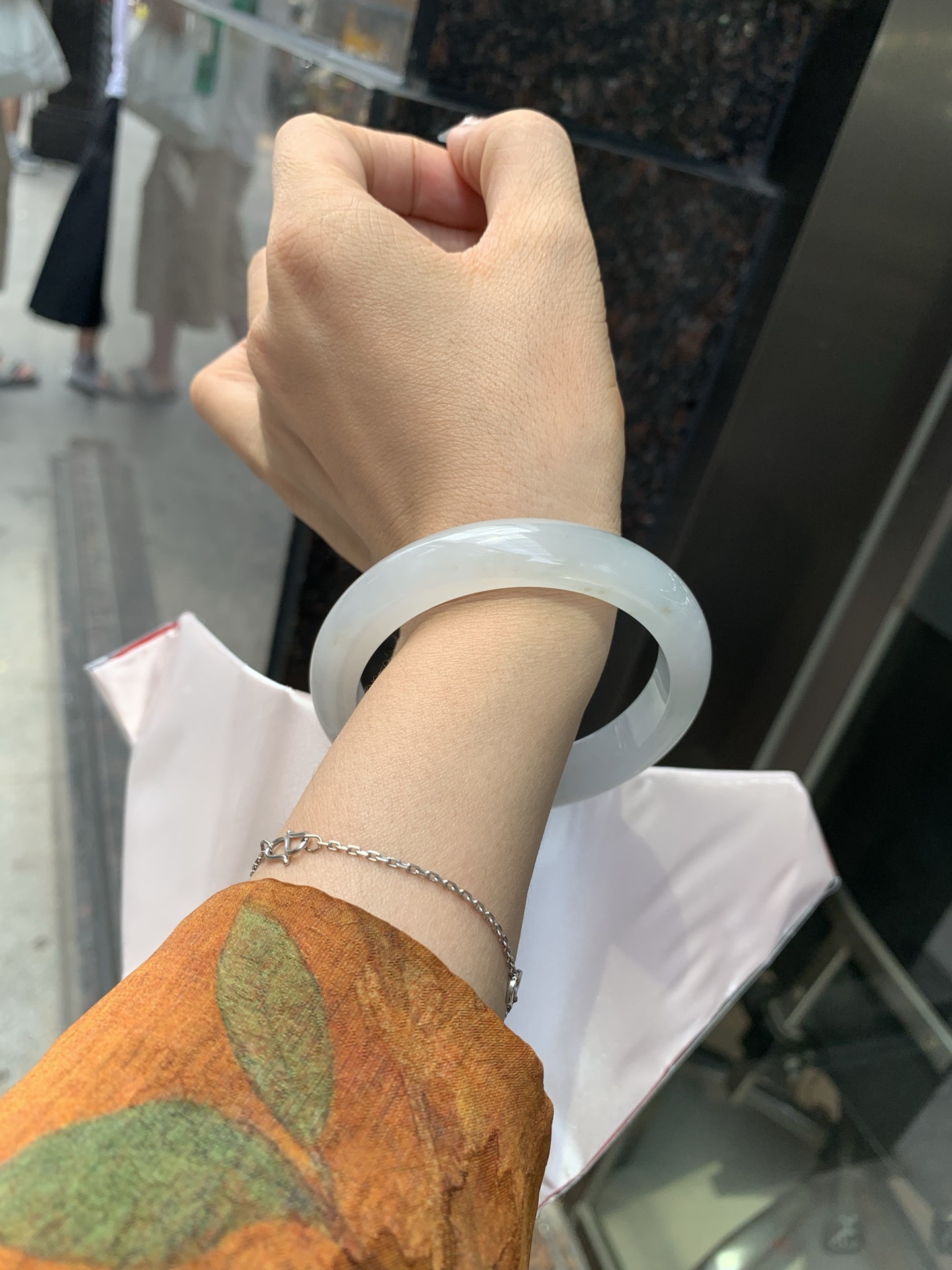 冰飘花正圈，58.8-8.5-12.4，0501-2A994，打灯细纹，不影响，底妆冰透，蓝花灵动飘逸，勾勒出一幅唯美诗意的山水意境画，古典优雅又秀气