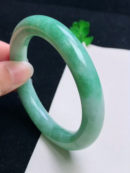 飘花圆条手镯，尺寸：56.9/10.8/10.5mm，№;y30222