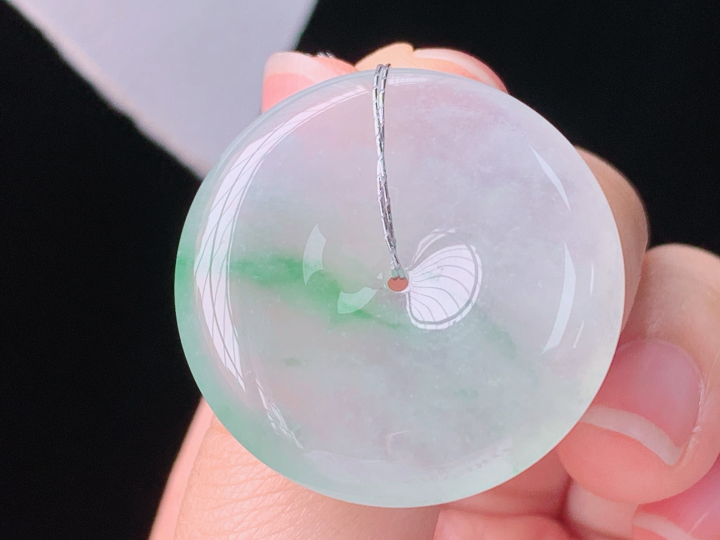 冰飘绿平安扣，翠色灵动，饱满圆润，无裂，尺寸:30.5-6.1mm，27 Z