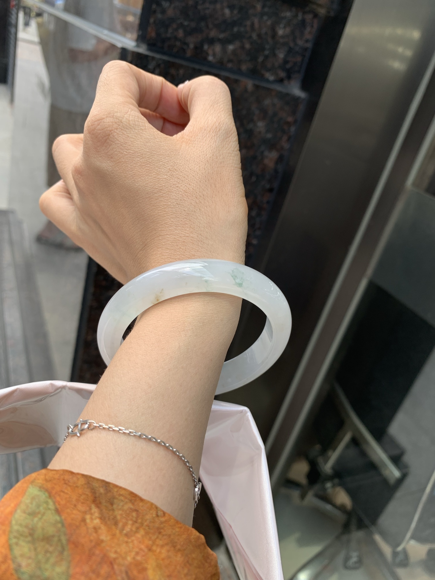 冰飘花正圈，58.8-8.5-12.4，0501-2A994，打灯细纹，不影响，底妆冰透，蓝花灵动飘逸，勾勒出一幅唯美诗意的山水意境画，古典优雅又秀气