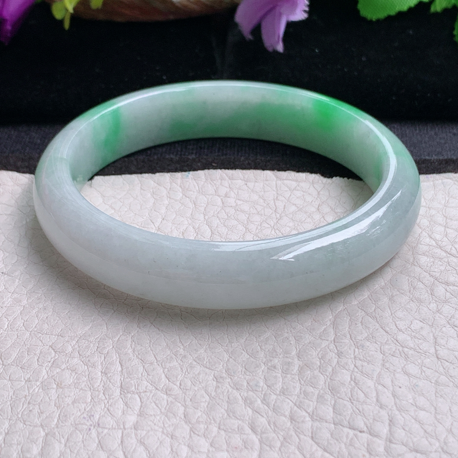 nr大圈口60*12.8*8白底青镯 缅甸翡翠a货手镯飘阳绿正圈玉镯子