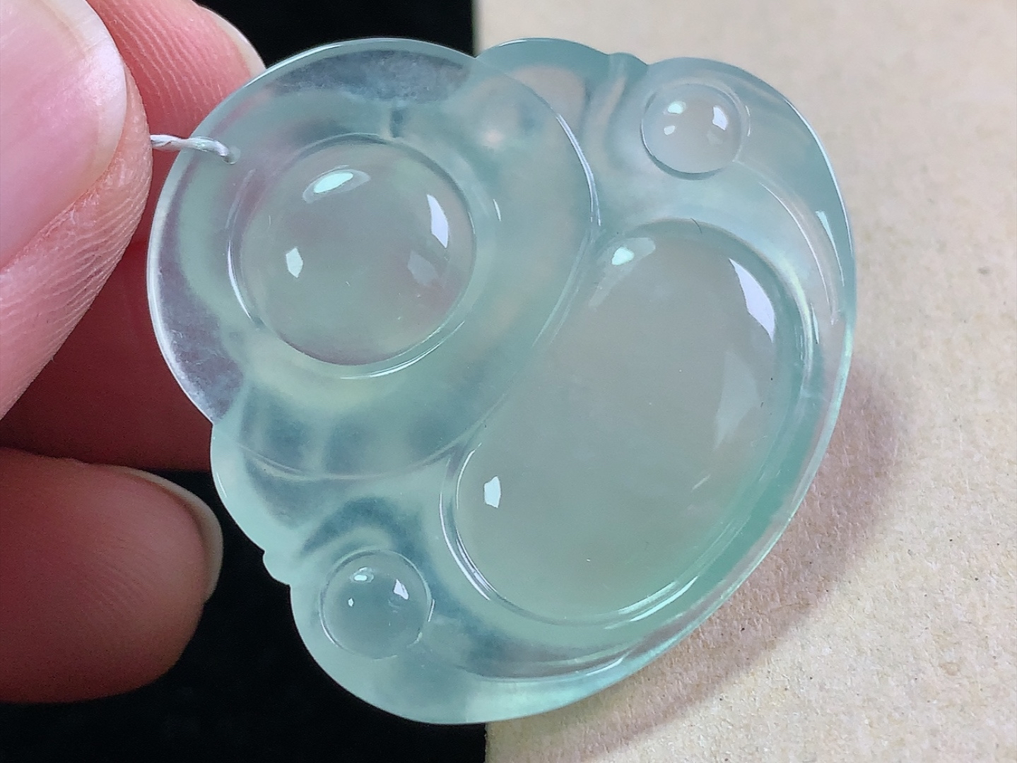 ️ 冰晴佛公老坑冰透 种老水足 水润光泽