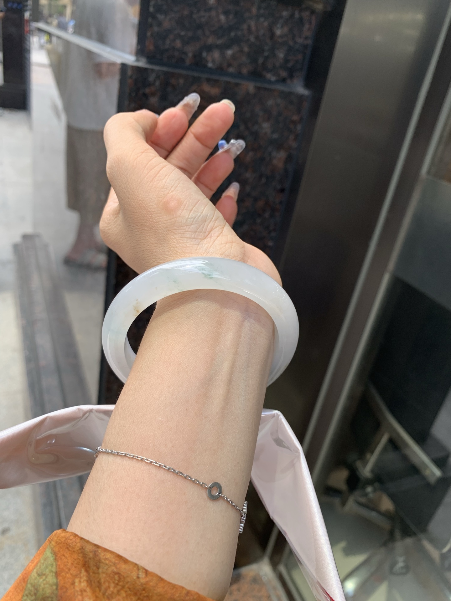 冰飘花正圈，58.8-8.5-12.4，0501-2A994，打灯细纹，不影响，底妆冰透，蓝花灵动飘逸，勾勒出一幅唯美诗意的山水意境画，古典优雅又秀气