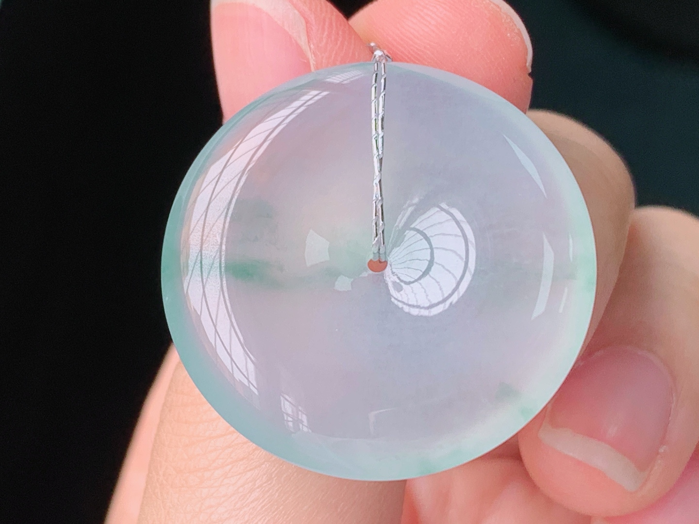 冰飘花平安扣，花色灵动，水润细腻，无裂，尺寸:28.7-5.9mm，编号26Z