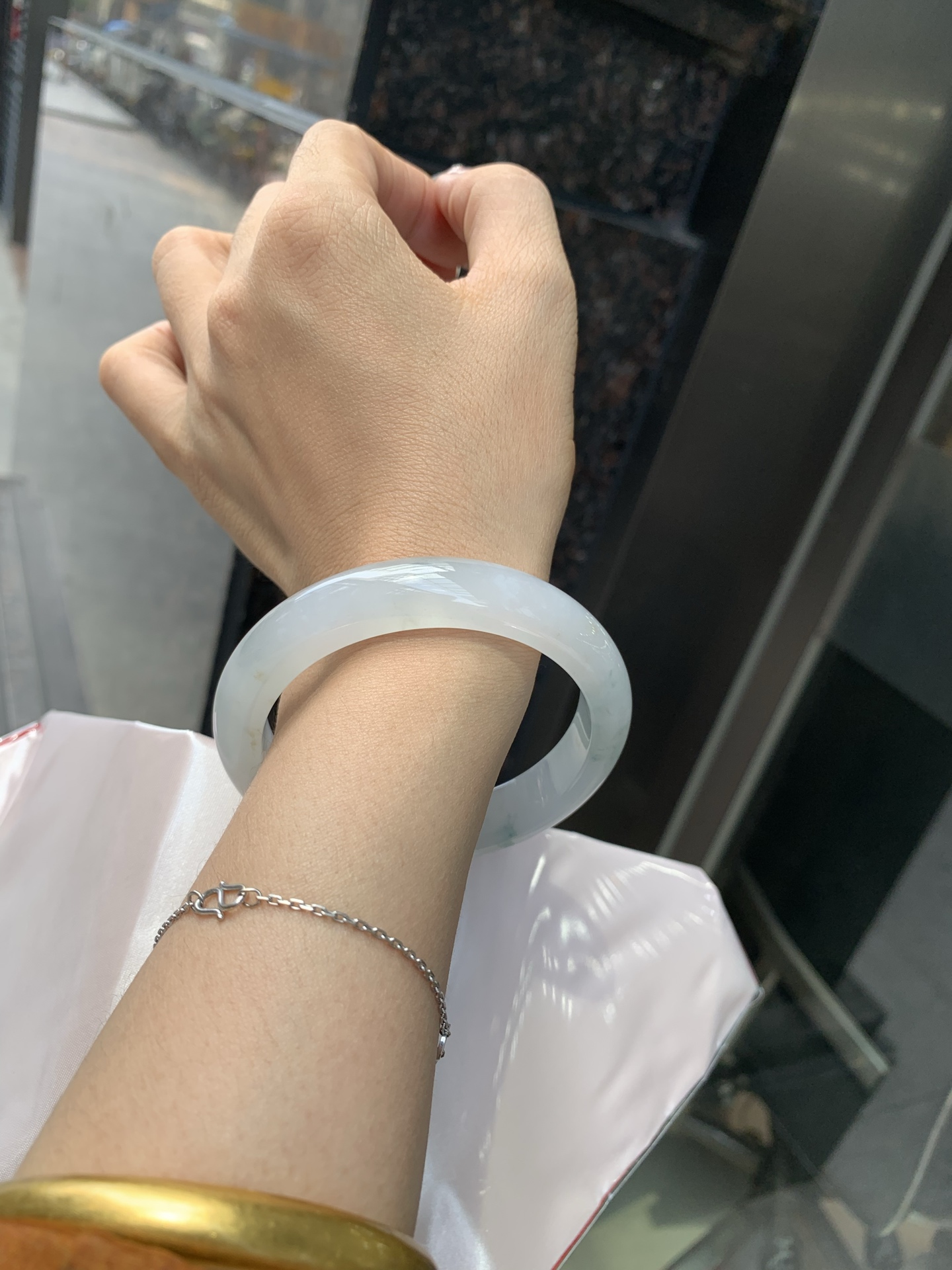 冰飘花正圈，58.8-8.5-12.4，0501-2A994，打灯细纹，不影响，底妆冰透，蓝花灵动飘逸，勾勒出一幅唯美诗意的山水意境画，古典优雅又秀气