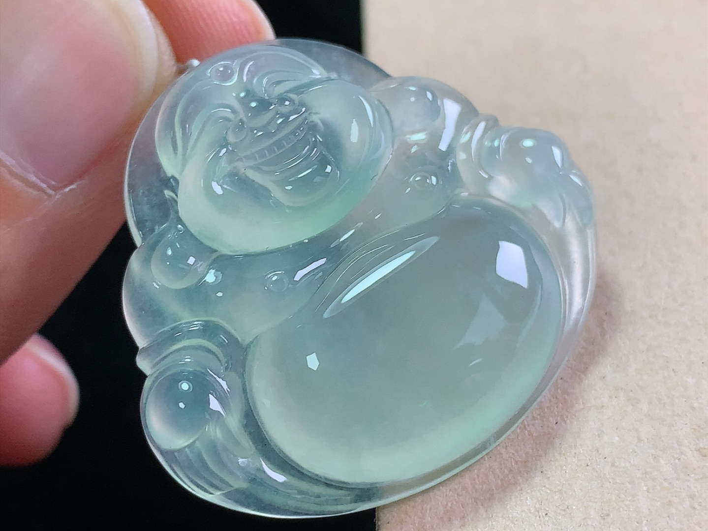 ️ 冰晴佛公老坑冰透 种老水足 水润光泽