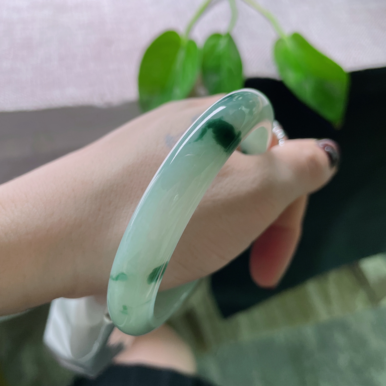 60.3/11.2/8飘花正圈，大圈口，菀菀类卿，一缕冰底青花，锁住一汪山水灵秀。ss49405a..