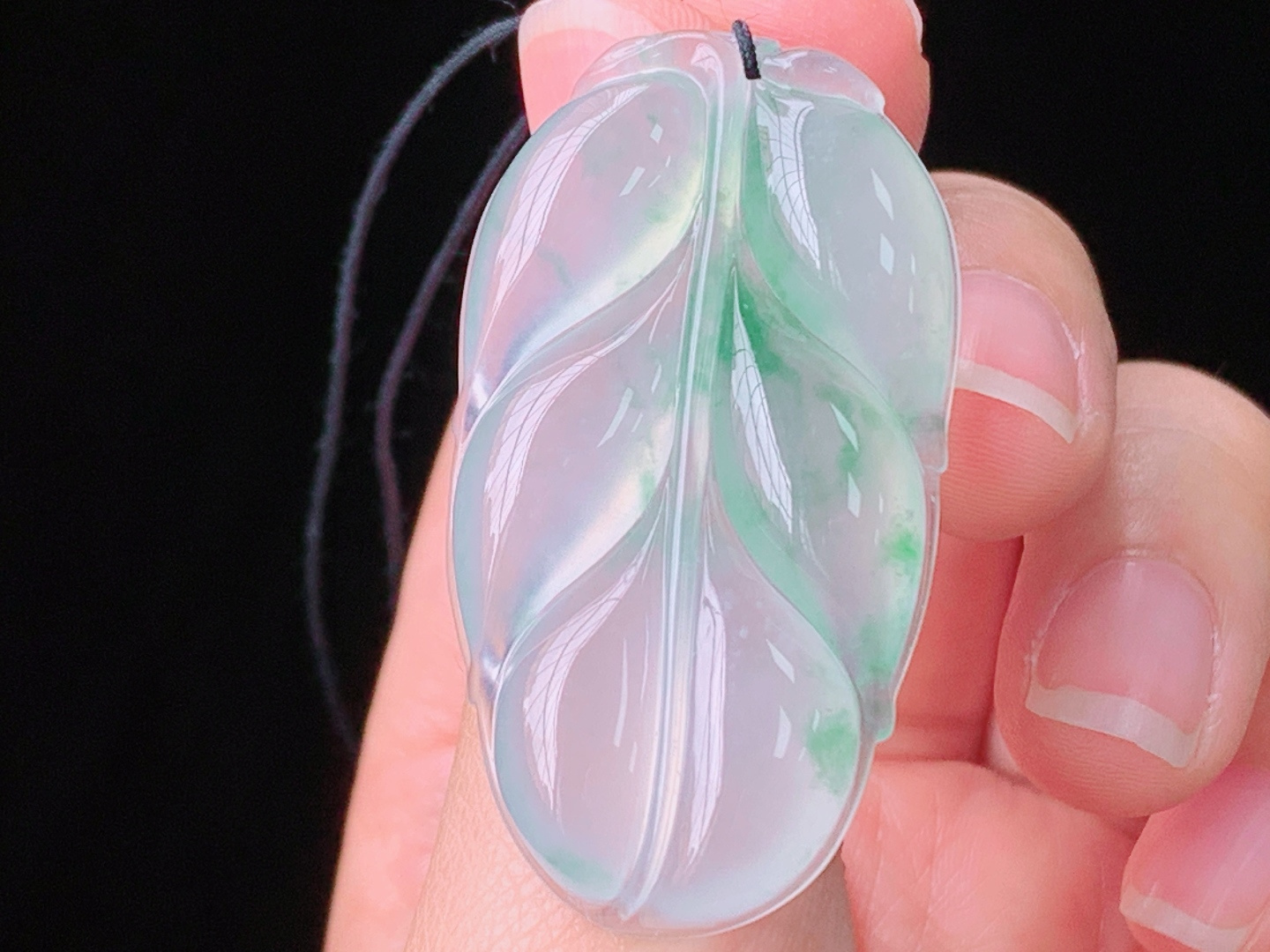 冰飘花叶子，花色灵动，水润清爽，无裂，尺寸42.3/23.0/5.8mm，编号28 Z