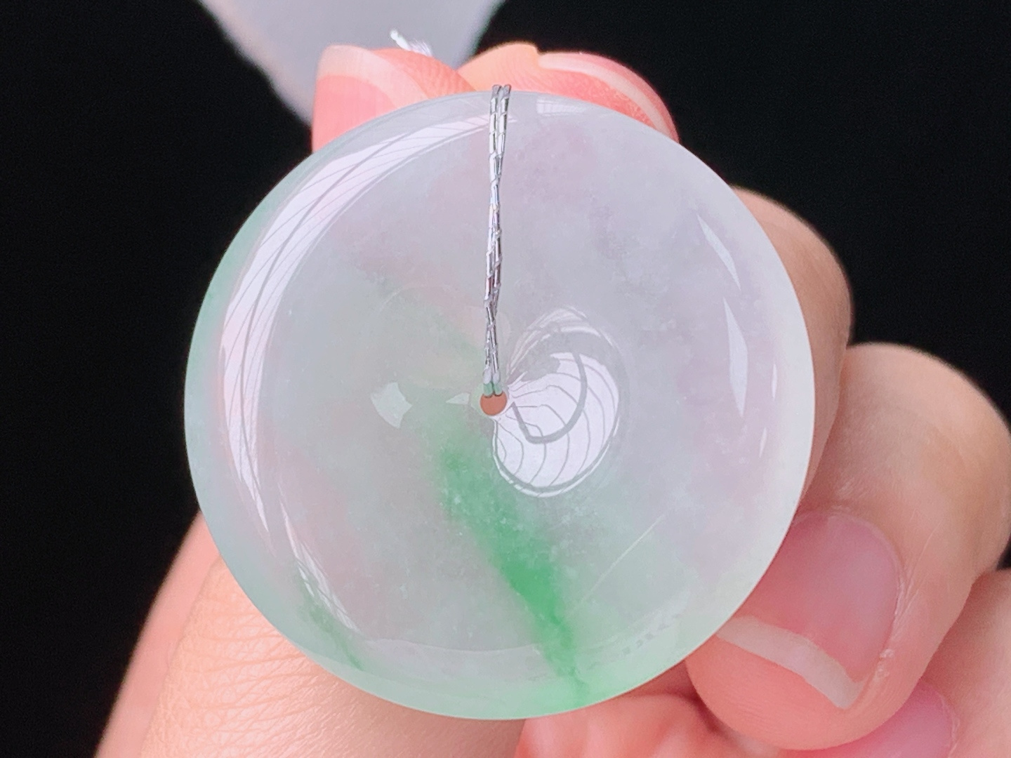 冰飘绿平安扣，翠色灵动，饱满圆润，无裂，尺寸:30.5-6.1mm，27 Z