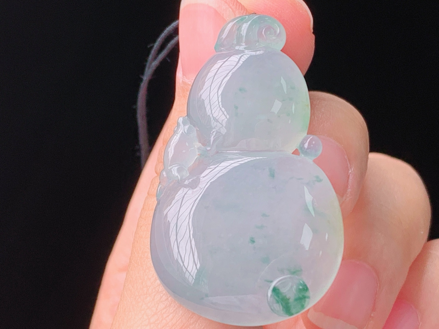 冰飘花葫芦，花色灵动，水润饱满，无裂，尺寸40.8/25.0/6.1mm，编号26 Z