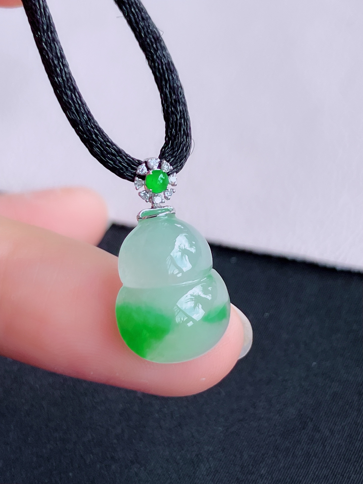 ️，冰飘绿葫芦，简约时尚，尺寸21.8/15.3/11.5，自然光实拍