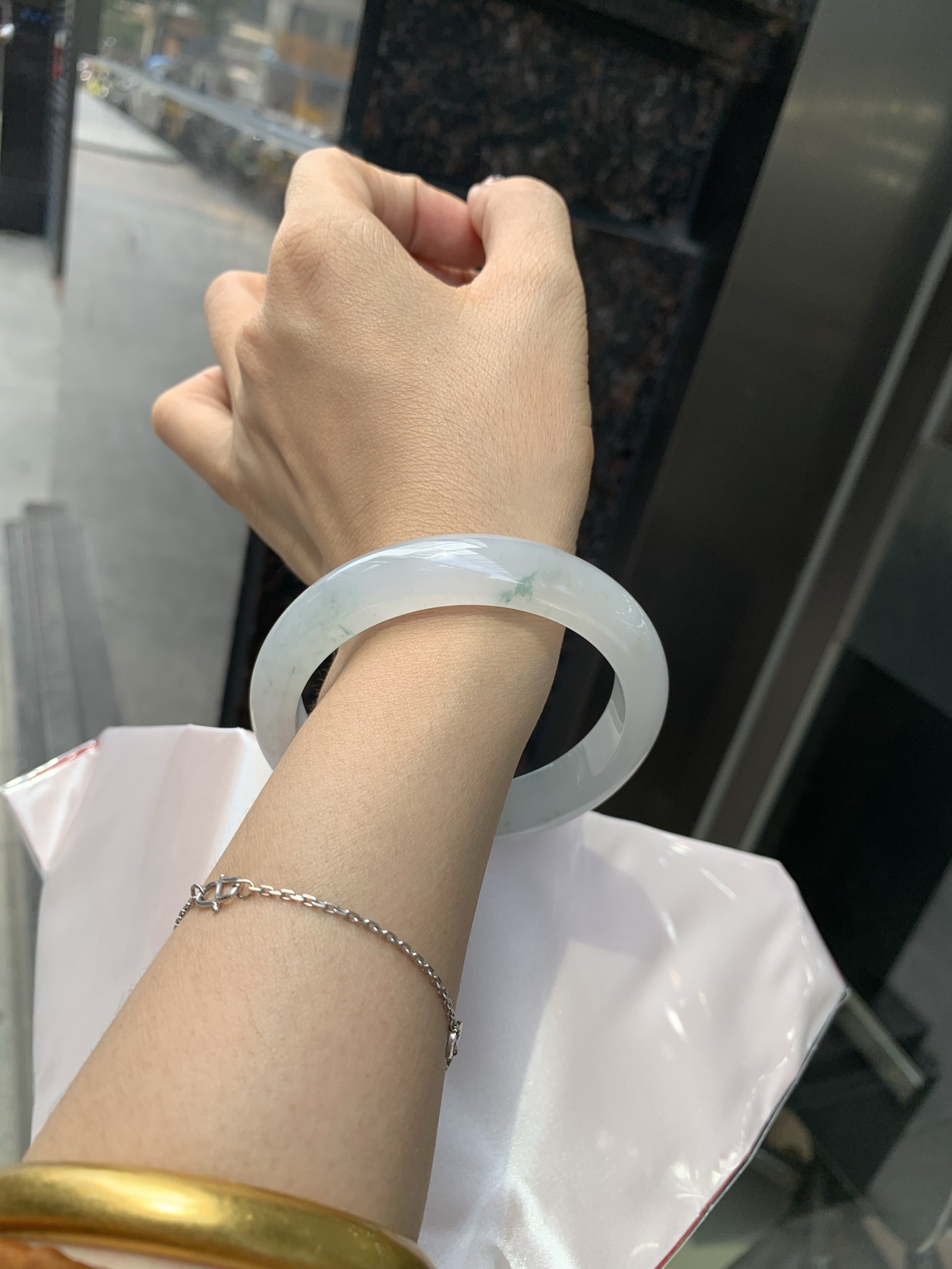 冰飘花正圈，58.8-8.5-12.4，0501-2A994，打灯细纹，不影响，底妆冰透，蓝花灵动飘逸，勾勒出一幅唯美诗意的山水意境画，古典优雅又秀气